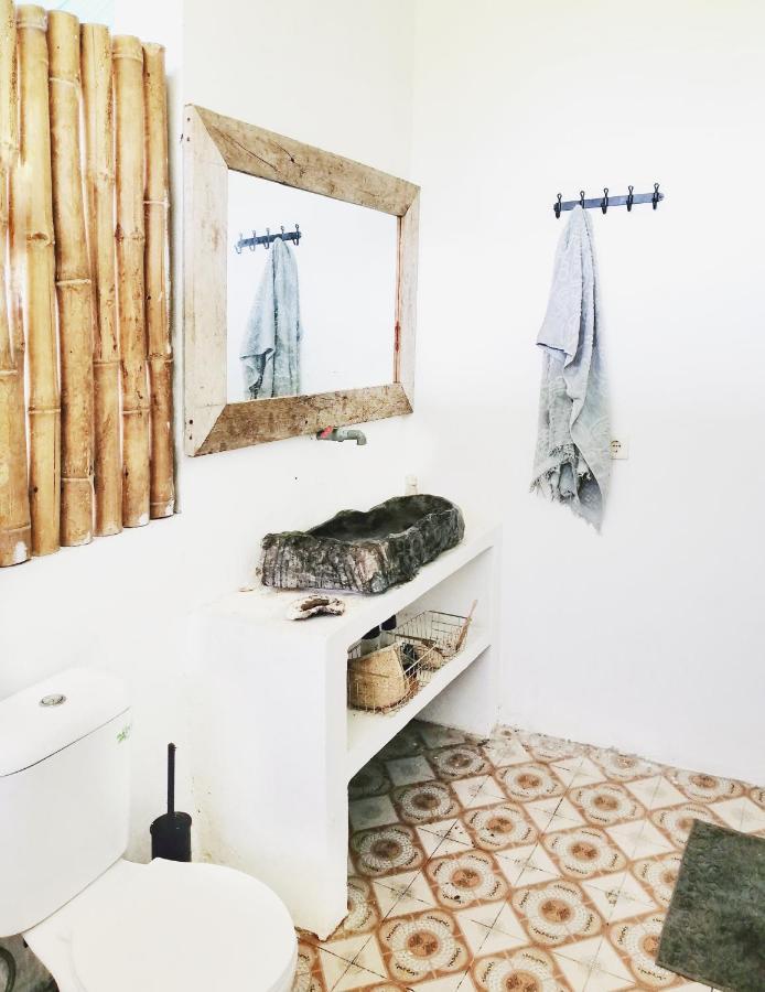 Lambo Homestay Waikabubak Bagian luar foto