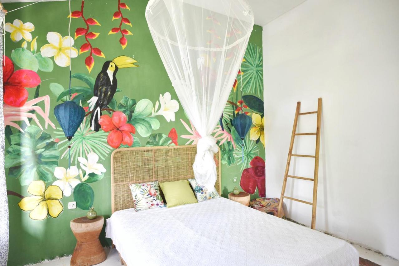 Lambo Homestay Waikabubak Bagian luar foto
